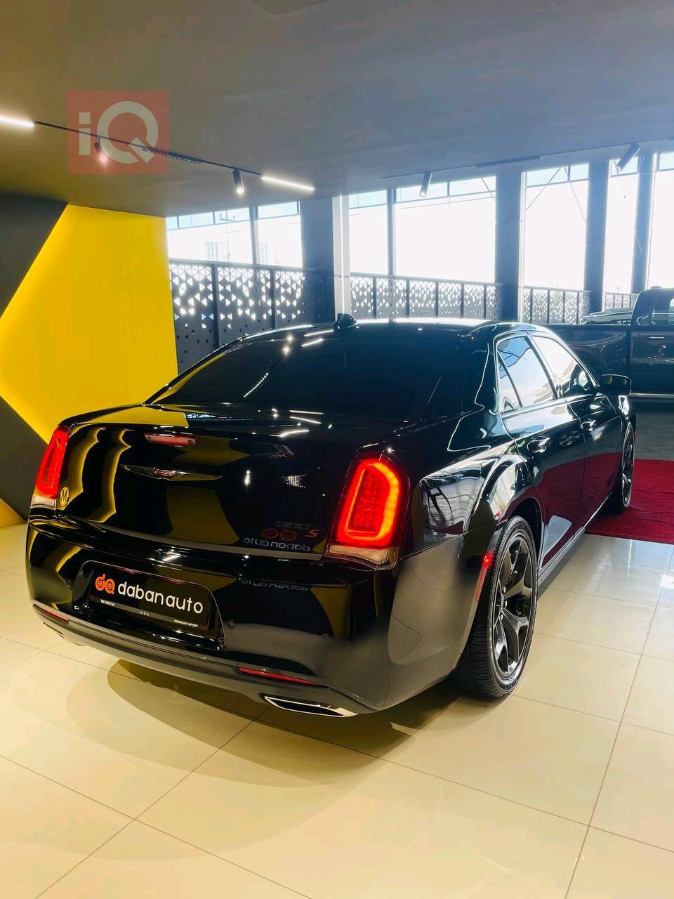 کرایسلەر 300